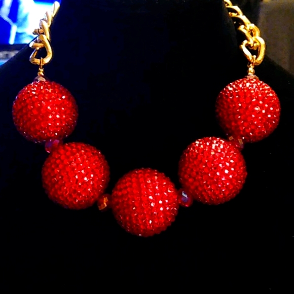 BIG RED BALL - Picture 1 of 5